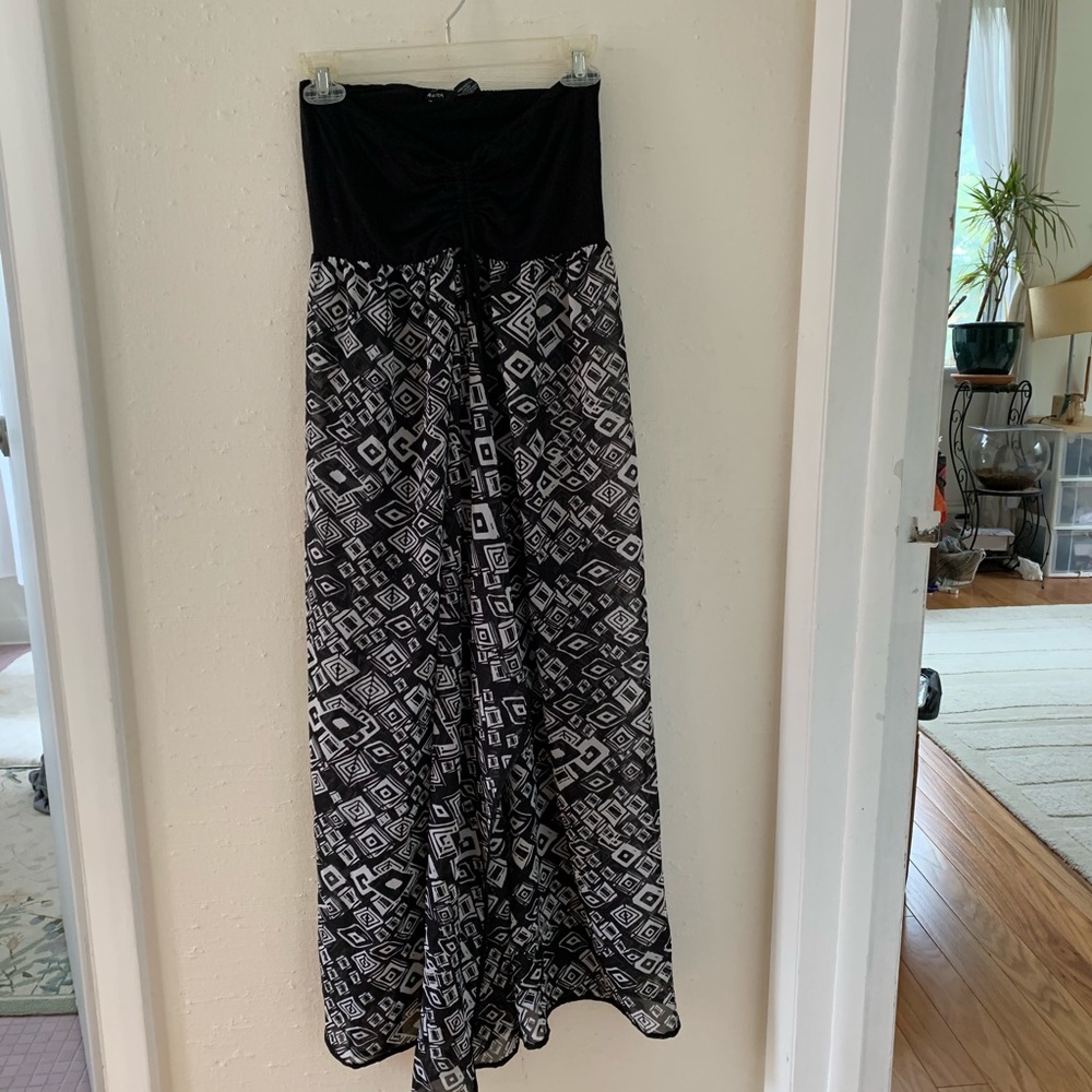 Raviya Strapless beach cover up